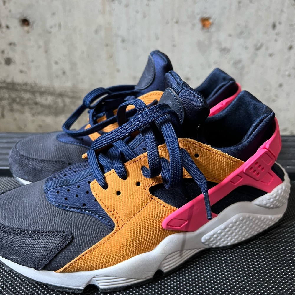 Nike Huarache size 10 *gently used*